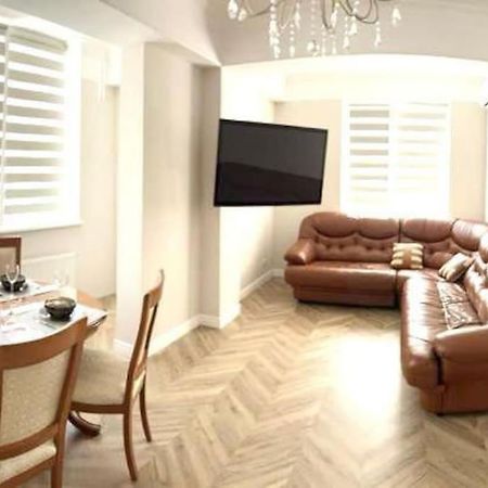 Very Large Apartment For Family! On Milestiu! Kişinev Dış mekan fotoğraf