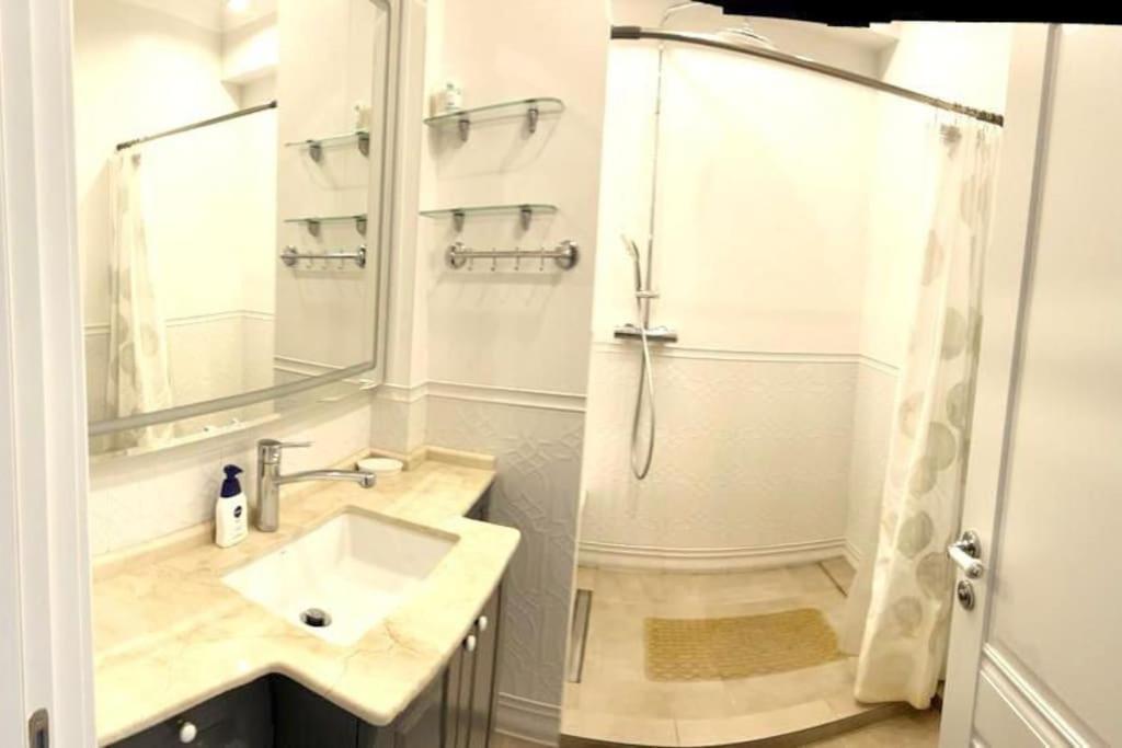 Very Large Apartment For Family! On Milestiu! Kişinev Dış mekan fotoğraf